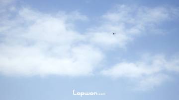 双翼飞机:翱翔在天空的拖拉机