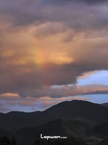 低头忙碌时，别忘了抬头望天