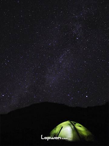 在四川新都桥的星空下搭帐篷！