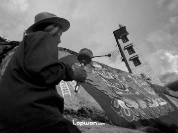 在拉萨转色拉寺