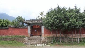 丽江城郊的宅院“三什么阁”