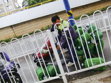 2021年07月02日，云南省昆明市，逆行的送水师傅。by Lopwon