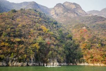 2021年12月09日，重庆市巫山县，长江一景。by Lopwon