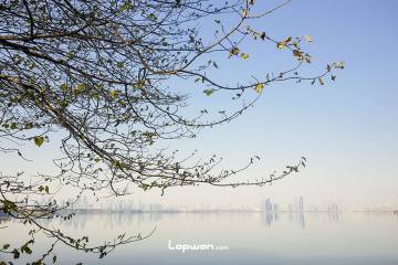 2021年12月19日，湖北省武汉市，东湖一景。by Lopwon