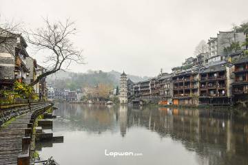 2022年01月06日，湖南省凤凰县，小镇一景。by Lopwon