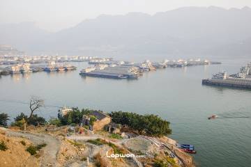 2021年12月05日，重庆市奉节县，长江一景。by Lopwon