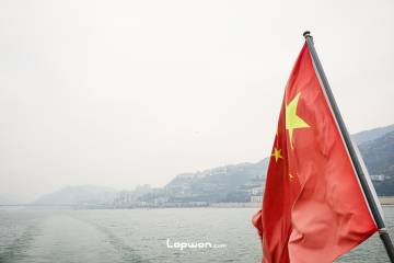 2021年12月07日，重庆市奉节县，长江一景。by Lopwon