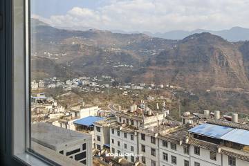 金沙江白鹤滩右岸挂壁小道