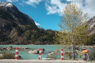 2018年05月19日，西藏自治区昌都市，然乌湖一景。by Lopwon