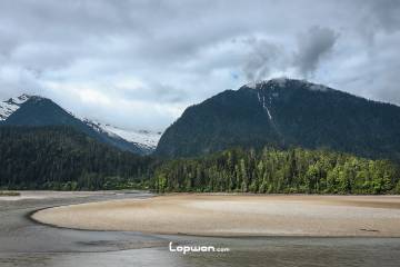 2018年05月20日，西藏自治区林芝市，帕隆藏布江一景。by Lopwon