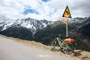 2018年05月11日，云南省德钦县，翻越白马雪山。by Lopwon