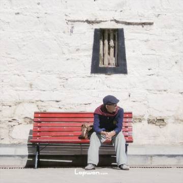 2013年07月27日，西藏自治区拉萨市，大昭寺外的人。by Lopwon