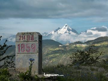 2013年07月16日，云南省德钦县，梅里雪山一景。by Lopwon